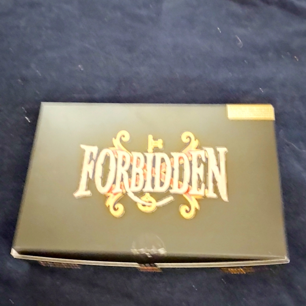 Opus X Forbidden Pasion cigar box